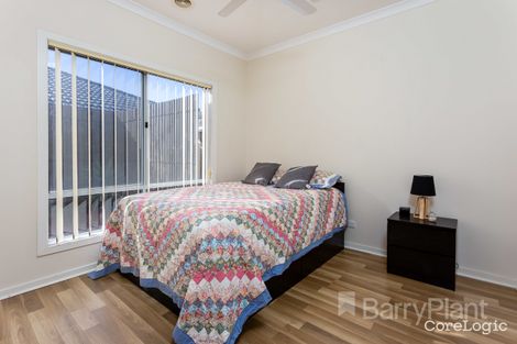 Property photo of 2/23 Tenerrife Crescent Point Cook VIC 3030