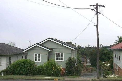 27 Brooke Ave, Southport, QLD 4215