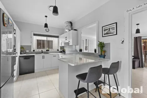 Property photo of 31 Master Street Belmont North NSW 2280