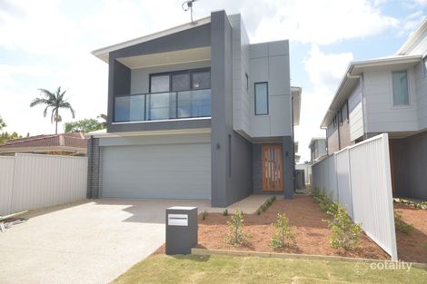 2/11 Doggett Dr, Miami, QLD 4220