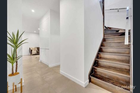 Property photo of 1 Divan Place Craigieburn VIC 3064