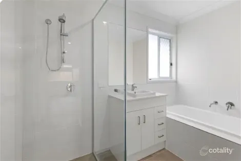 Property photo of 2 New Street Mount Lofty QLD 4350