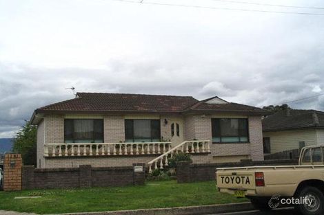 13 Kingsley Dr, Lake Heights, NSW 2502