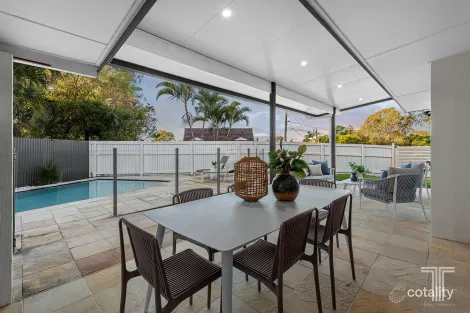 Property photo of 26 Algona Street Holland Park West QLD 4121