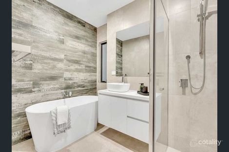 Property photo of 1 Divan Place Craigieburn VIC 3064