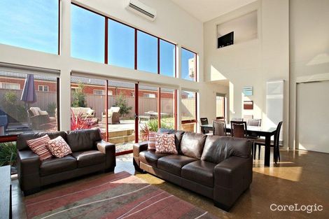 Property photo of 4 Gunning Lane Craigieburn VIC 3064