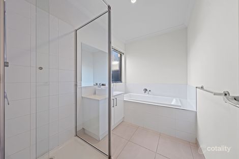 Property photo of 38 Artfield Street Cranbourne East VIC 3977