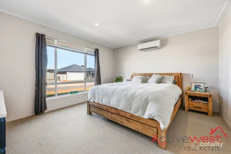 Property photo of 25 Beachcomber Hill Glenfield WA 6532
