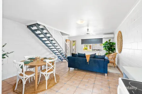 Property photo of 5/15 Pacific Drive Blacks Beach QLD 4740