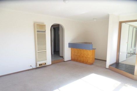 Property photo of 2/35 Taegtow Way Altona Meadows VIC 3028