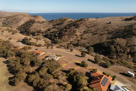 Property photo of 12 Seaview Avenue Wirrina Cove SA 5204