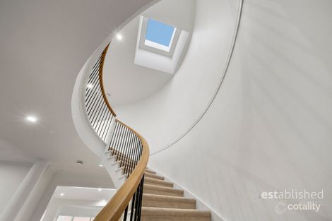 Property photo of 5 Sapphire Close Point Cook VIC 3030