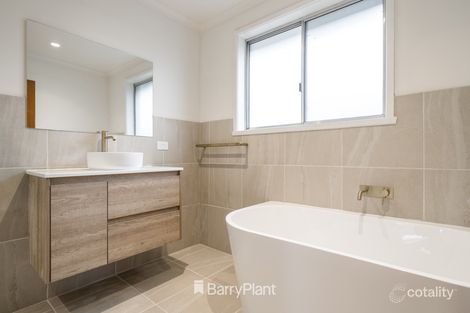 Property photo of 4 Fryers Road Highton VIC 3216