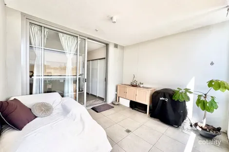 Property photo of 107/5 Spring Street Sippy Downs QLD 4556