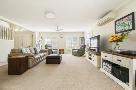 Property photo of 7 Cosme Place Bridgeman Downs QLD 4035