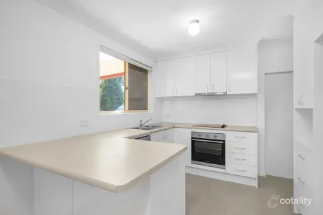 Property photo of 32 Columbia Close Woodrising NSW 2284