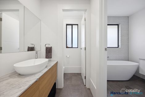 Property photo of 1 Diamond Avenue Gilles Plains SA 5086
