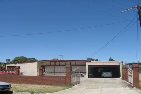 8 Churchill Dr, Modbury North, SA 5092