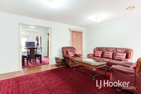 Property photo of 16 Warana Drive Hampton Park VIC 3976