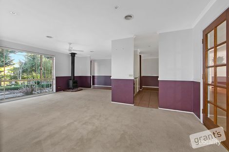 Property photo of 1 Yiota Court Berwick VIC 3806