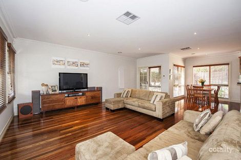 Property photo of 2 Dowle Street Macleod VIC 3085