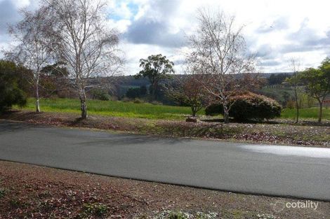 8 Silver Birch Hts, Kangaroo Gully, WA 6255