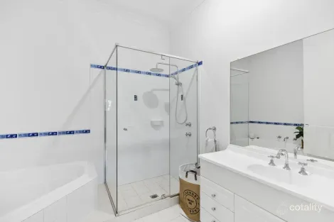 Property photo of 18 Sainsbury Close Terrigal NSW 2260