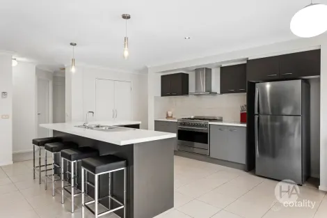 Property photo of 11 Sefton Grange Mount Martha VIC 3934