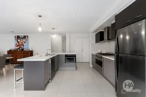 Property photo of 11 Sefton Grange Mount Martha VIC 3934