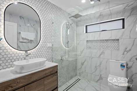 Property photo of 2 Bundoran Avenue Cranbourne VIC 3977