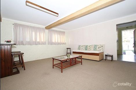Property photo of 3 Redleaf Street Mansfield QLD 4122