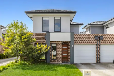 18 James St, Pakenham, VIC 3810