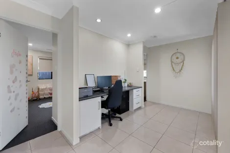 Property photo of 59 Makybe Diva Drive Ooralea QLD 4740