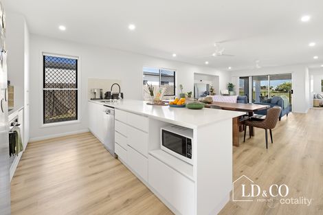 Property photo of 7 Lakeside Way Andergrove QLD 4740