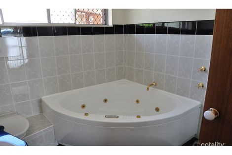 Property photo of 1 Shannon Parade Berkeley Vale NSW 2261