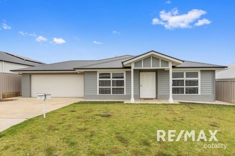 22 Bondi Cres, Gobbagombalin, NSW 2650