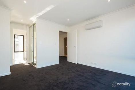 Property photo of 50/1 Ancora Crescent Hope Island QLD 4212