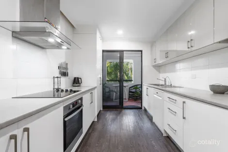 Property photo of 37/1 Great Hall Drive Miami QLD 4220
