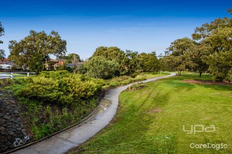 Property photo of 15 Cashmore Place Roxburgh Park VIC 3064