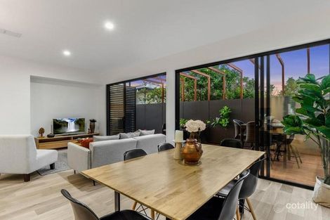 Property photo of 8 Cromwell Street Wooloowin QLD 4030