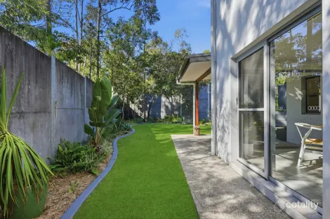Property photo of 2/19 Rees Court Elanora QLD 4221