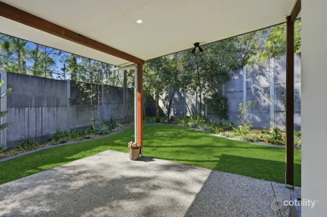 Property photo of 2/19 Rees Court Elanora QLD 4221