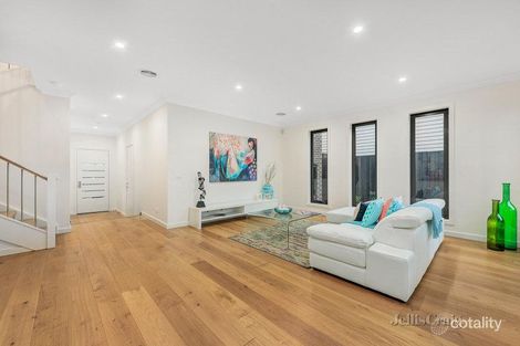 Property photo of 34 Morello Circle Doncaster East VIC 3109