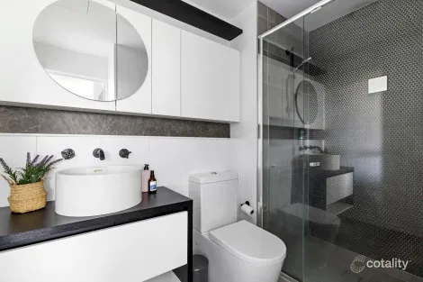 Property photo of 209/443 Upper Heidelberg Road Ivanhoe VIC 3079