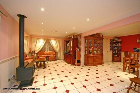 Property photo of 19 Salignus Place Narellan Vale NSW 2567