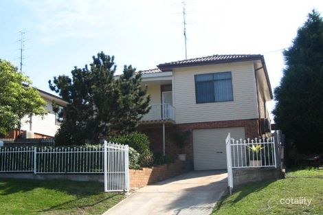 8 Monteith St, Cringila, NSW 2502