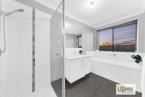 Property photo of 23 Pinnacle Drive Pakenham VIC 3810