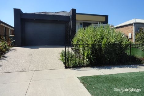5 Edenbrook Cct, Pakenham, VIC 3810