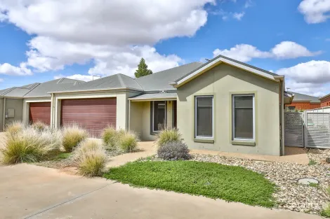 Property photo of 2/8 John Monash Boulevard Mildura VIC 3500