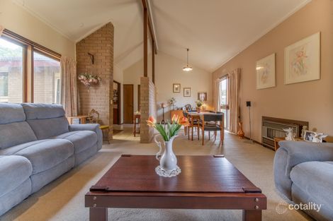 Property photo of 10 Boronia Crescent Strathdale VIC 3550